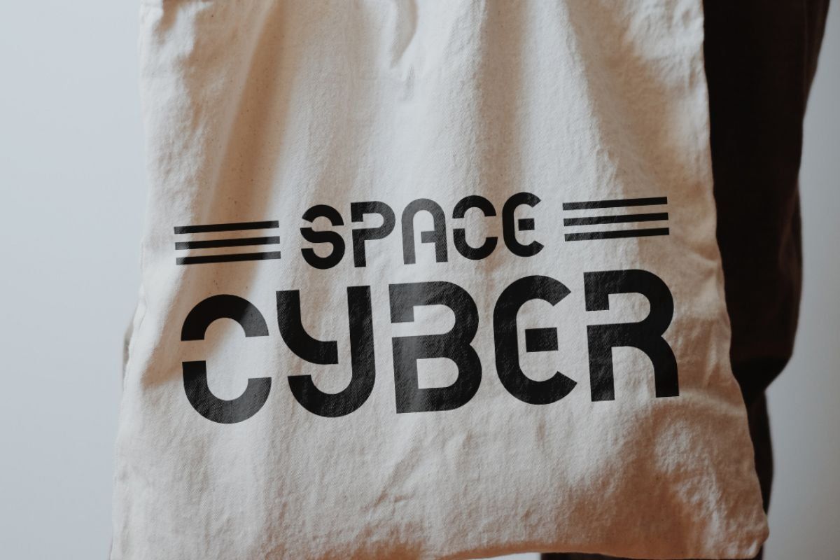 Space Laser - Modern Futuristic Font — image 2