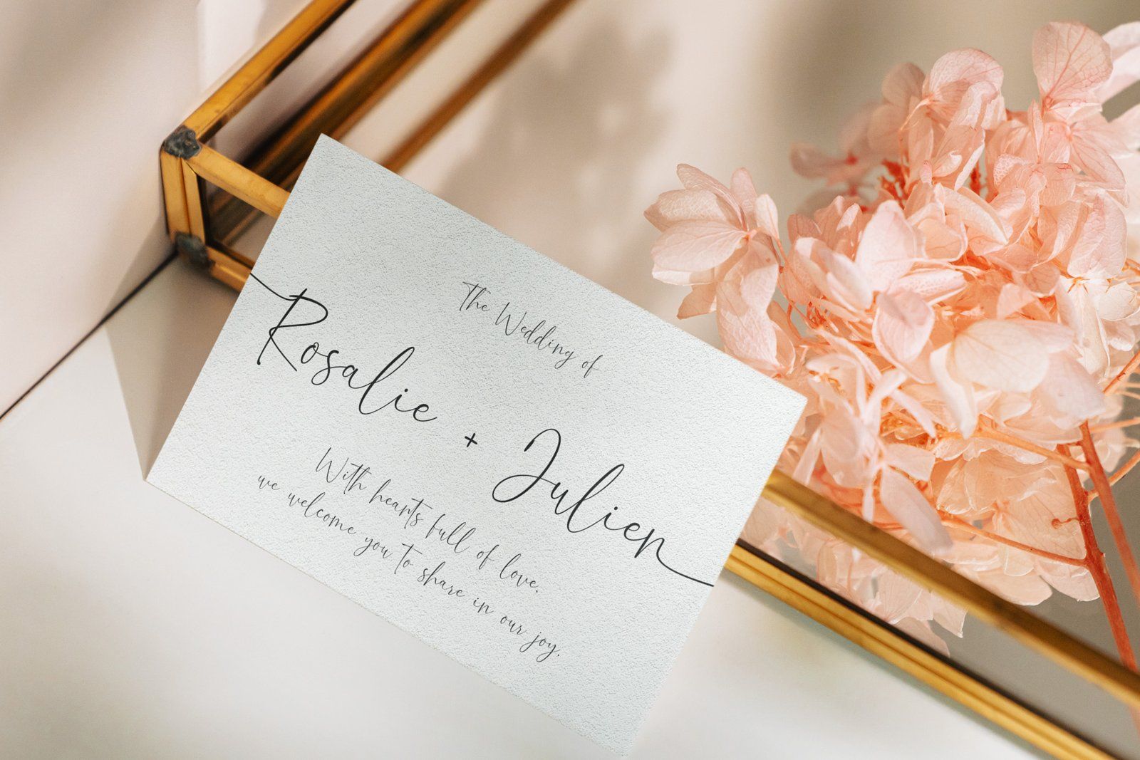 Sastoria | Modern Calligraphy Font