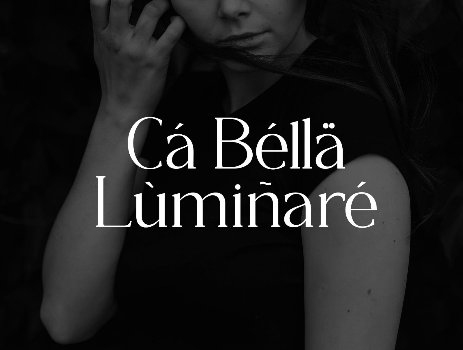 ELOVENA - Elegant Serif Font