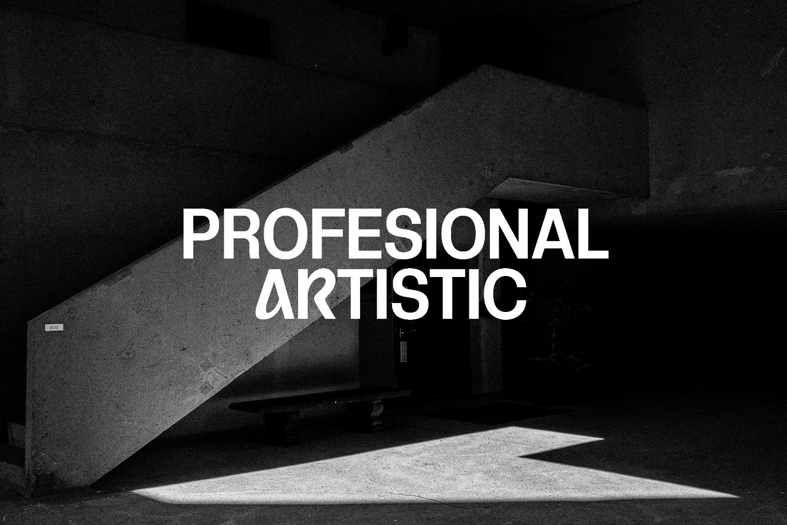 Humanor - Display Sans Serif