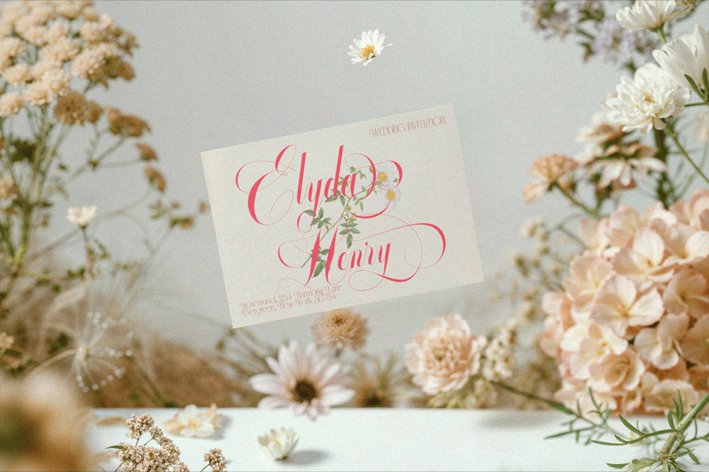 GLOWING ROMANCE — Calligraphy Luxury Font