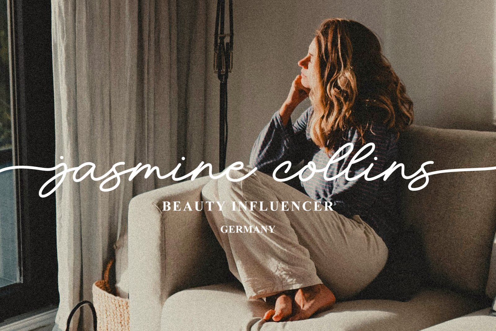 Hayward Modern Charming Script Font — image 11