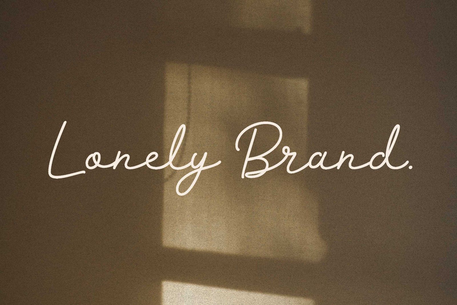 Marvina - Elegant Script Font — image 4