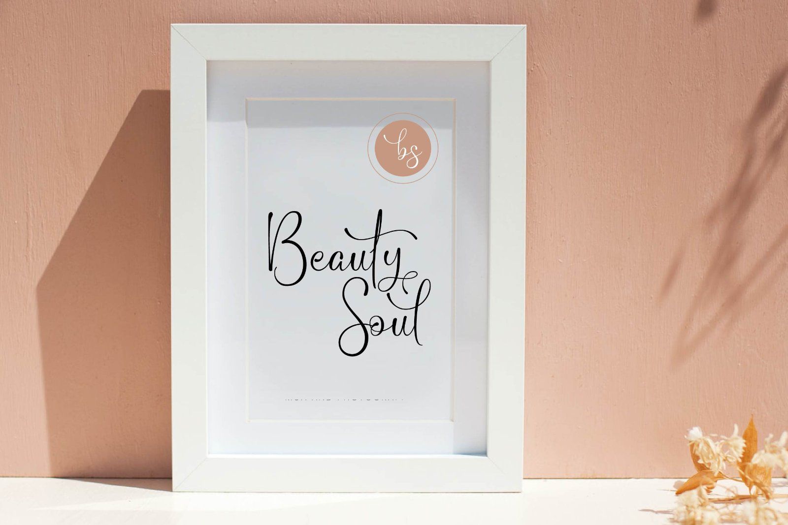 Saghea - Elegant Handwritten Font — image 8